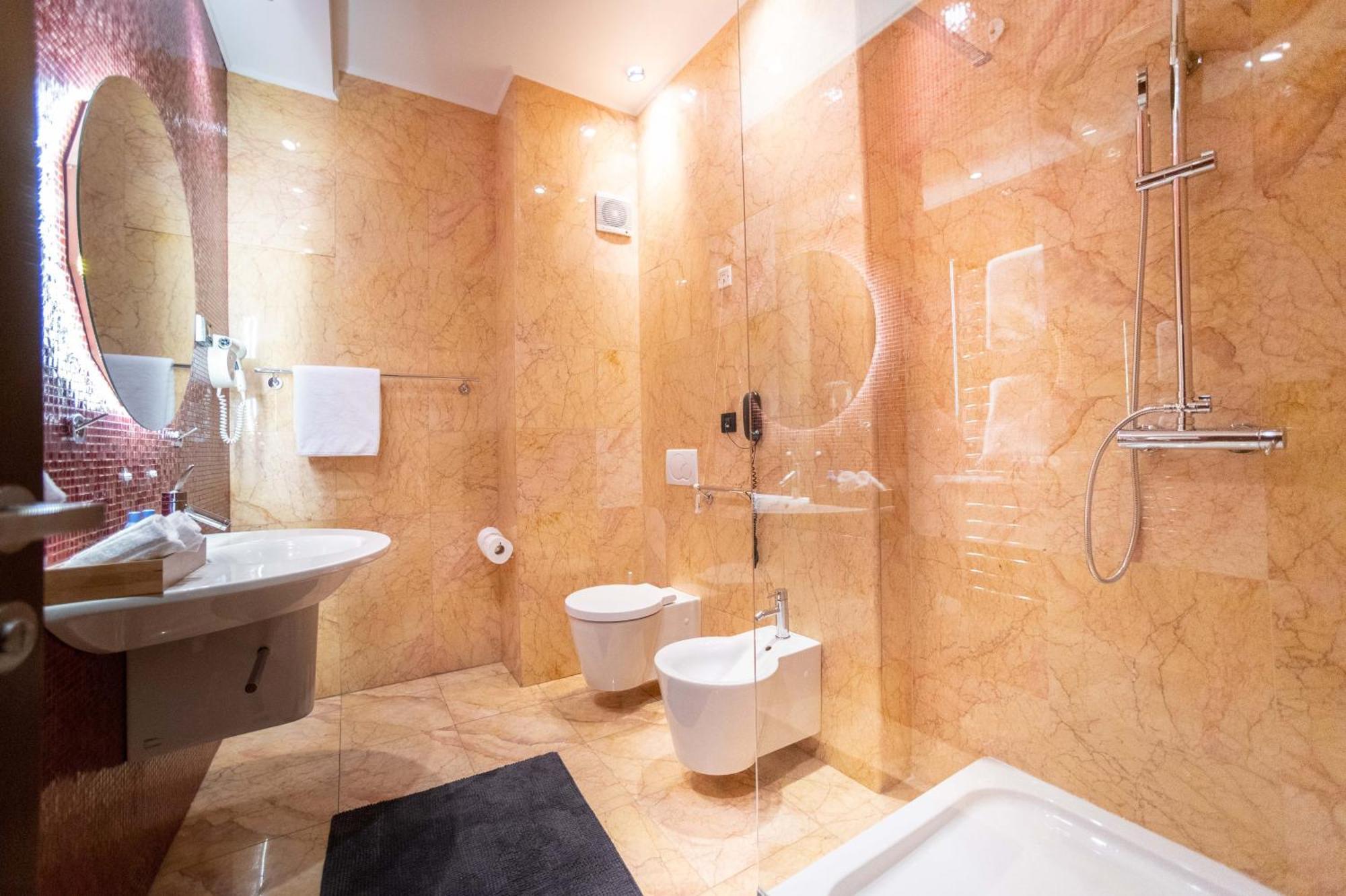 Natali Luxury Suites Белград Екстериор снимка